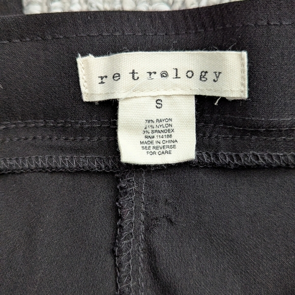 🔷Retrology Women's Black Pants With Open Bow Detailing At The Hem - Picture 5 of 6